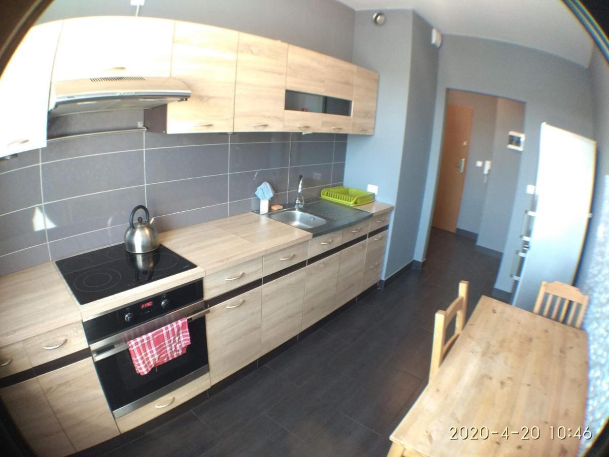 2060 Zwyciestwa 5G - Tanie Pokoje W Apartamencie - Samodzielne Zameldowanie - Self Check In Poznan Luaran gambar