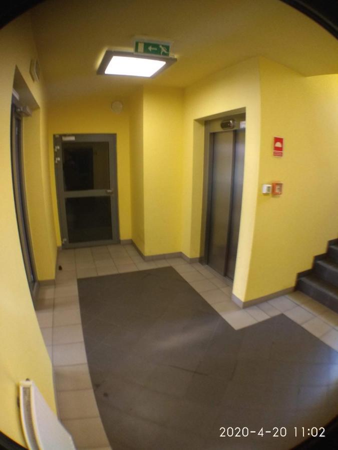 2060 Zwyciestwa 5G - Tanie Pokoje W Apartamencie - Samodzielne Zameldowanie - Self Check In Poznan Luaran gambar