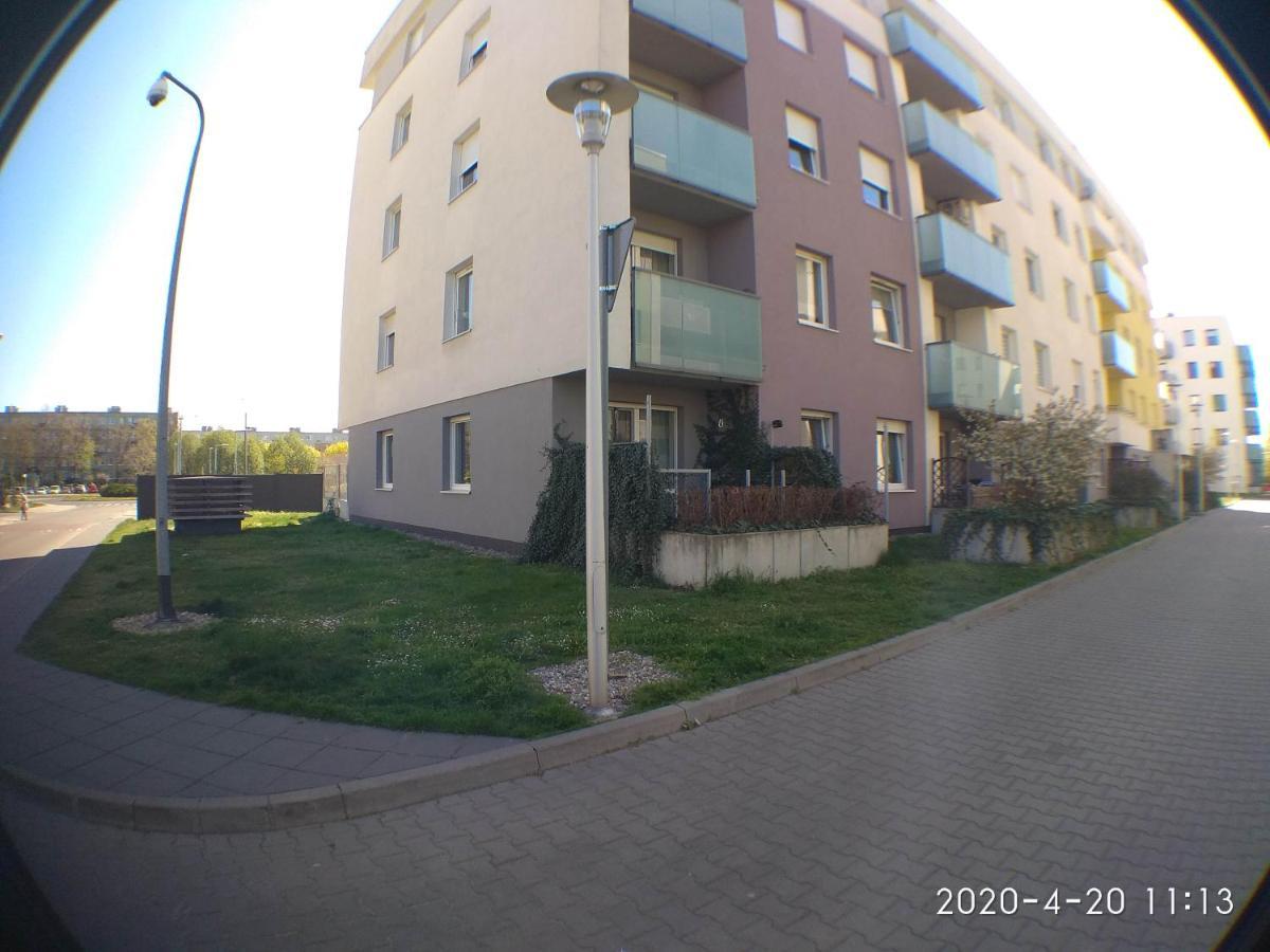 2060 Zwyciestwa 5G - Tanie Pokoje W Apartamencie - Samodzielne Zameldowanie - Self Check In Poznan Luaran gambar