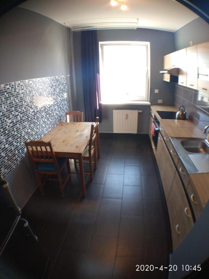 2060 Zwyciestwa 5G - Tanie Pokoje W Apartamencie - Samodzielne Zameldowanie - Self Check In Poznan Luaran gambar