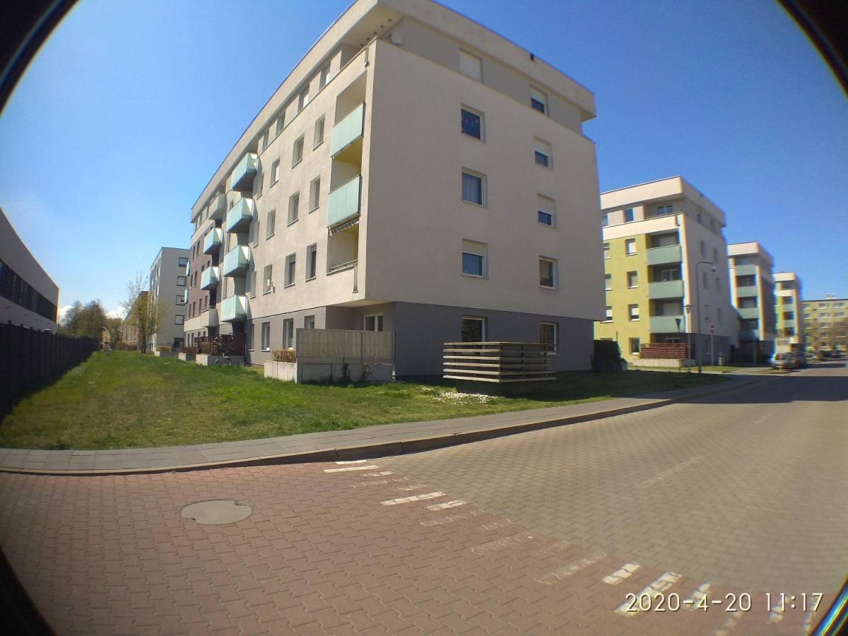 2060 Zwyciestwa 5G - Tanie Pokoje W Apartamencie - Samodzielne Zameldowanie - Self Check In Poznan Luaran gambar