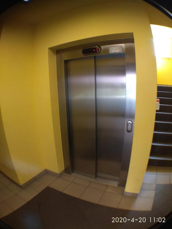 2060 Zwyciestwa 5G - Tanie Pokoje W Apartamencie - Samodzielne Zameldowanie - Self Check In Poznan Luaran gambar